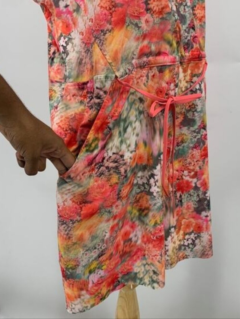 Athleta Marlow Floral Romper Large Tie Waist V Neck Cap Sleeve - Picture 6 of 15